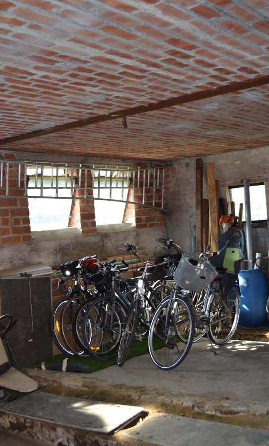 Prachtig landhuis met schuur op ca. 4600M² te Zwijndrecht 