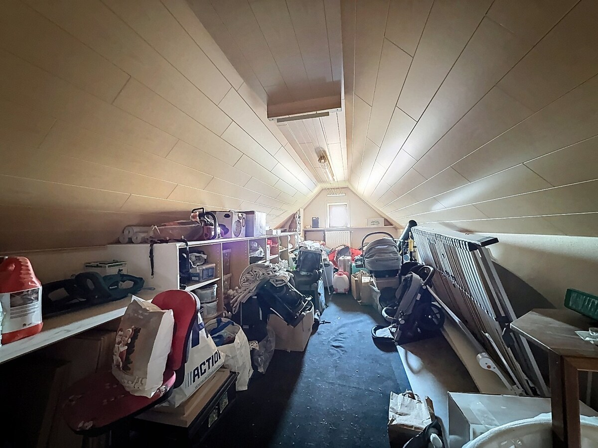 Ruime HOB met veel opslagruimte/garage te Zwalm 