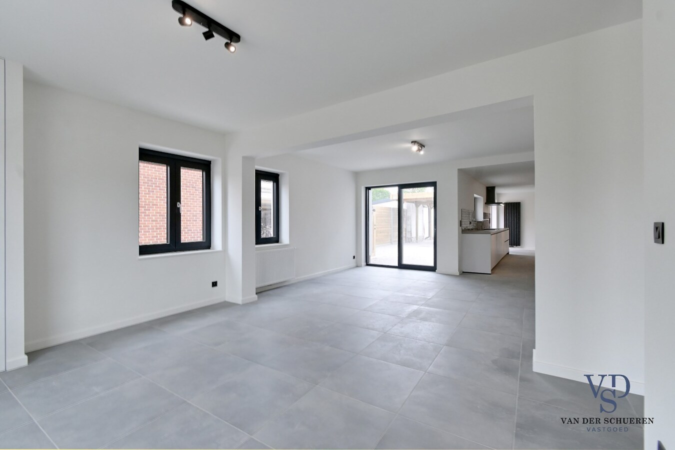 Volledig vernieuwde Half Open. 