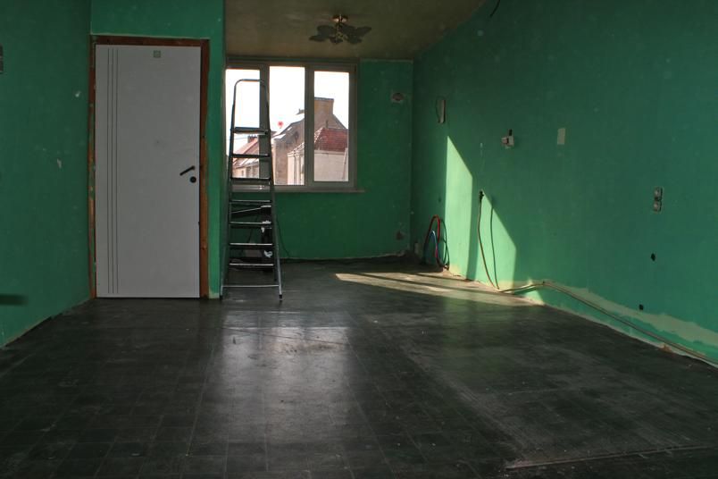 Zonnige te renoveren woning met veel potentieel 