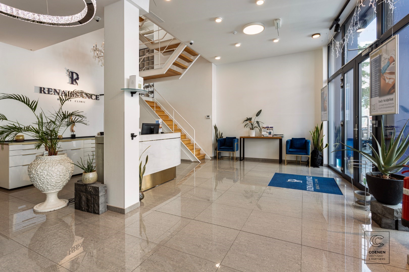 Prachtige handelsruimte met een bruikbare oppervlakte van 355 m² op een SCHITTERENDE locatie te Berchem 