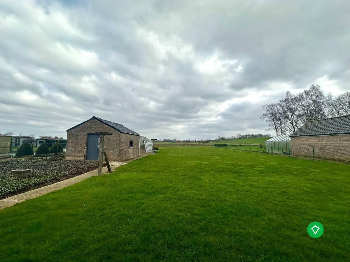 Ruime alleenstaande woning met prachtig uitzicht nabij het centrum van Koekelare 