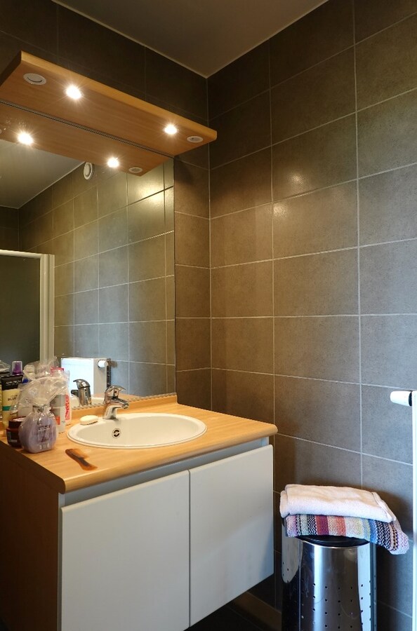 Lichtrijk en ruim appartement in centrum Gistel met twee slaapkamers 