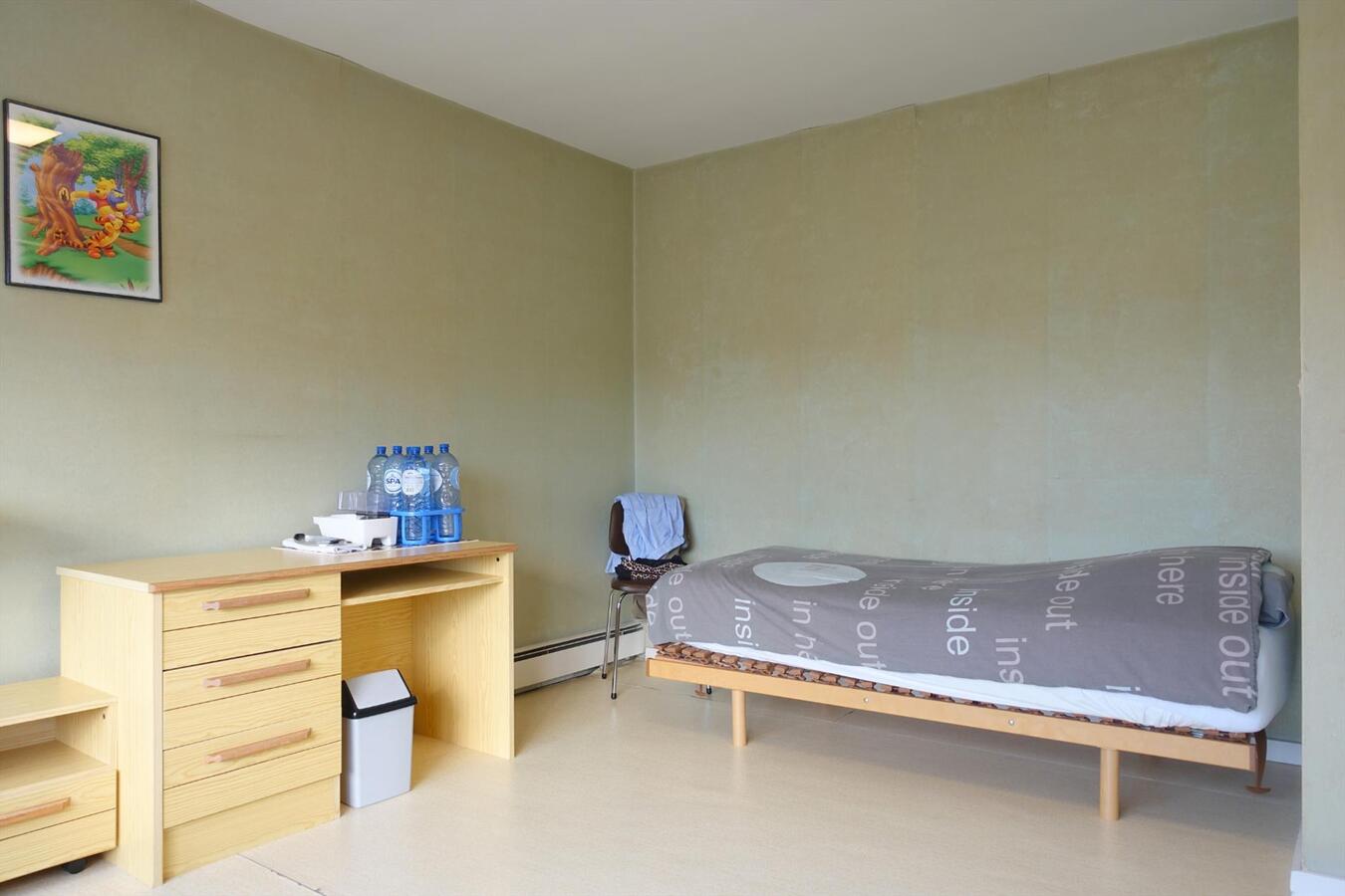 Uitstekend gelegen handelspand met woonst 