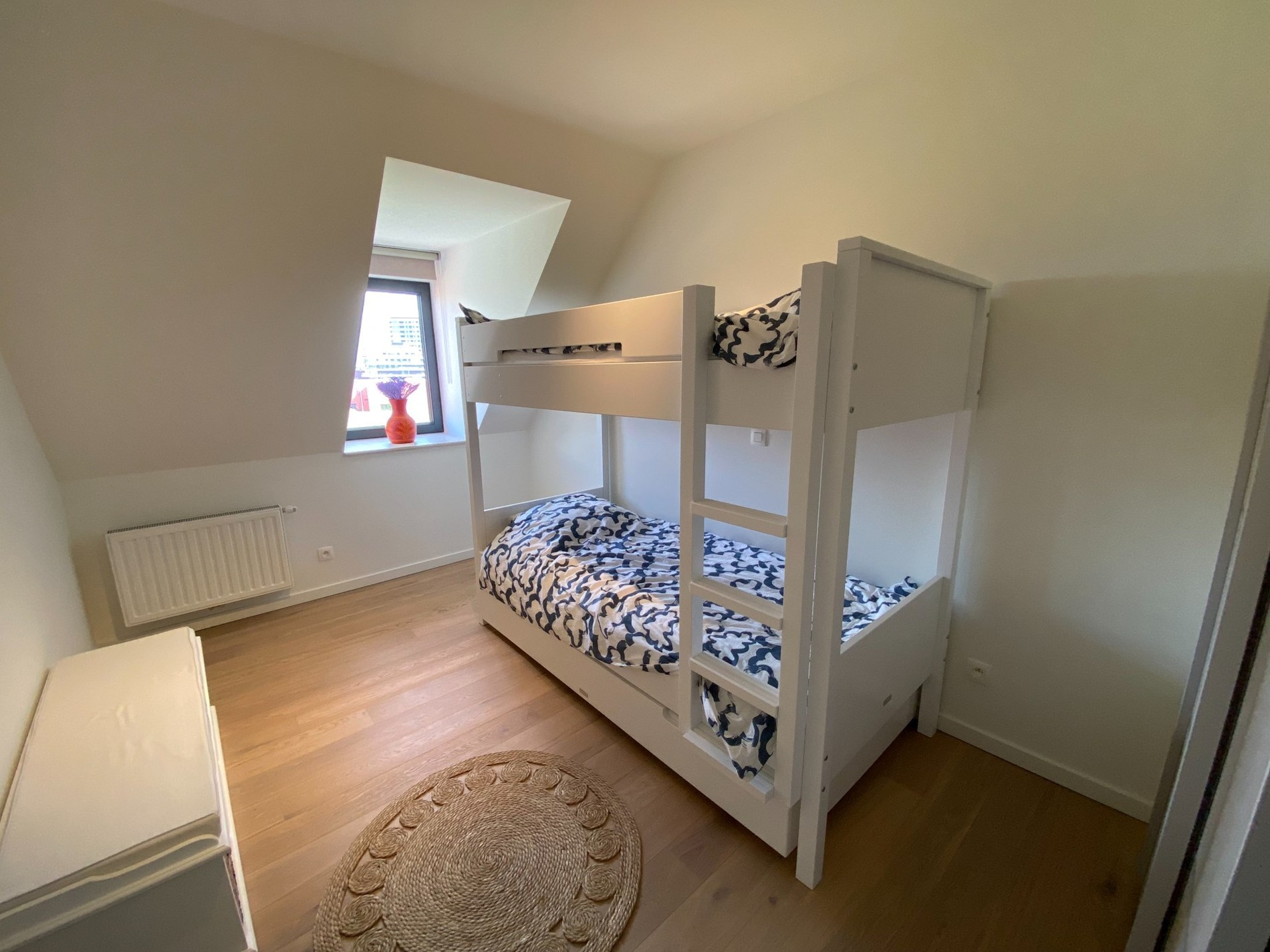 MEUBLÉ - Appartement en duplex AVEC DEUX CHAMBRES situé à DUINENWATER à Knokke-Heist. 