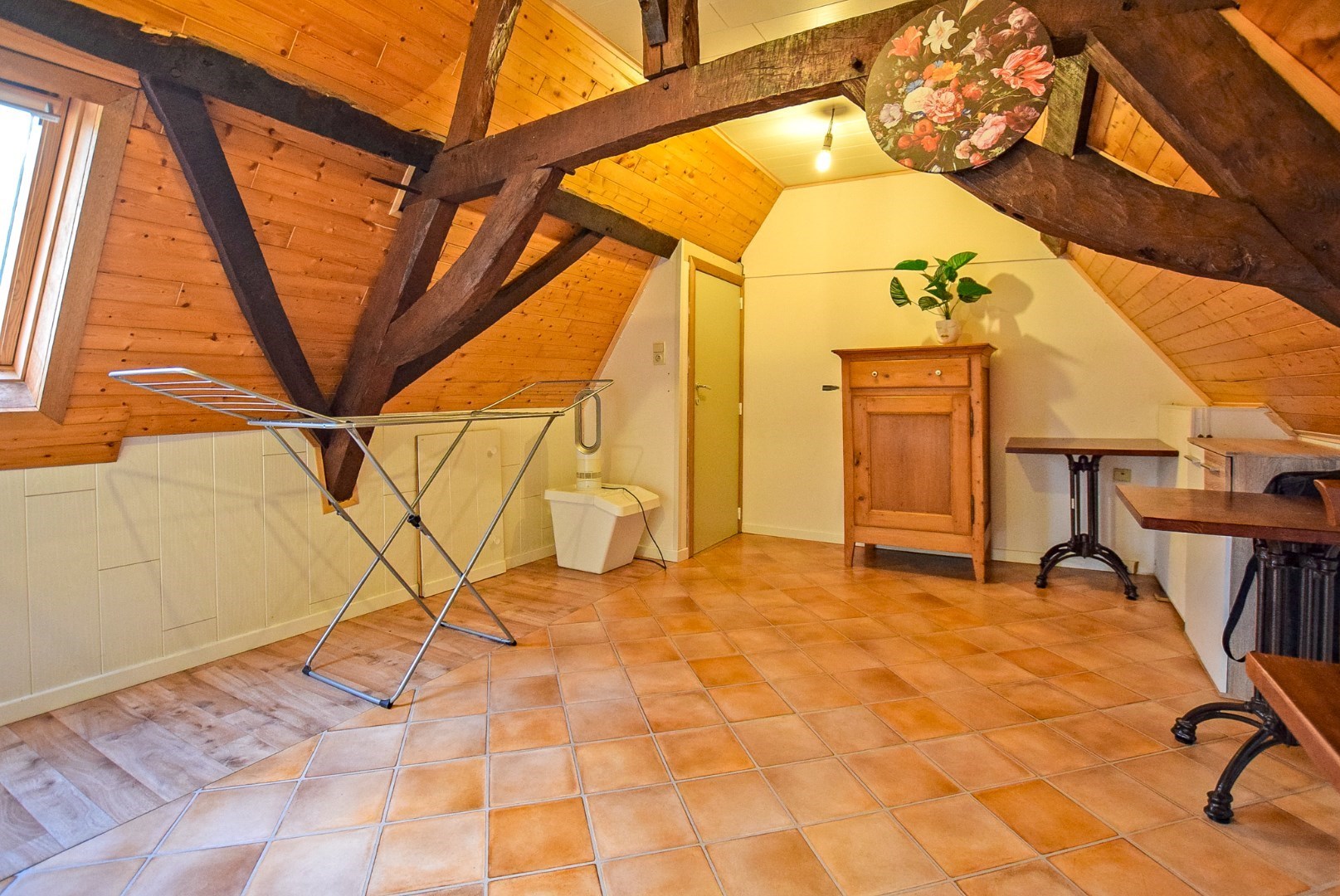 Multifunctionele woning in het charmante Pollinkhove. 