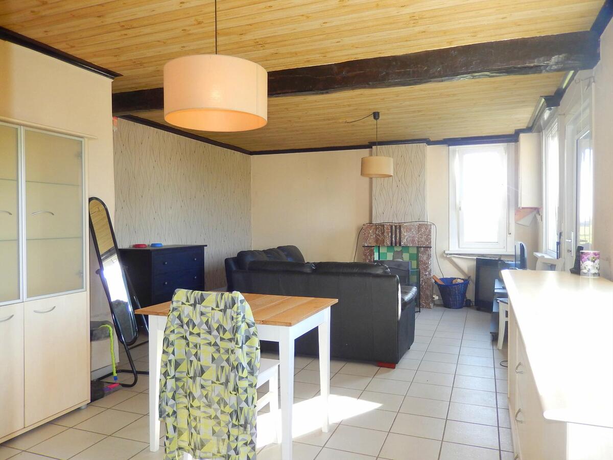 Te renoveren woning in de landelijke velden te Eernegem 