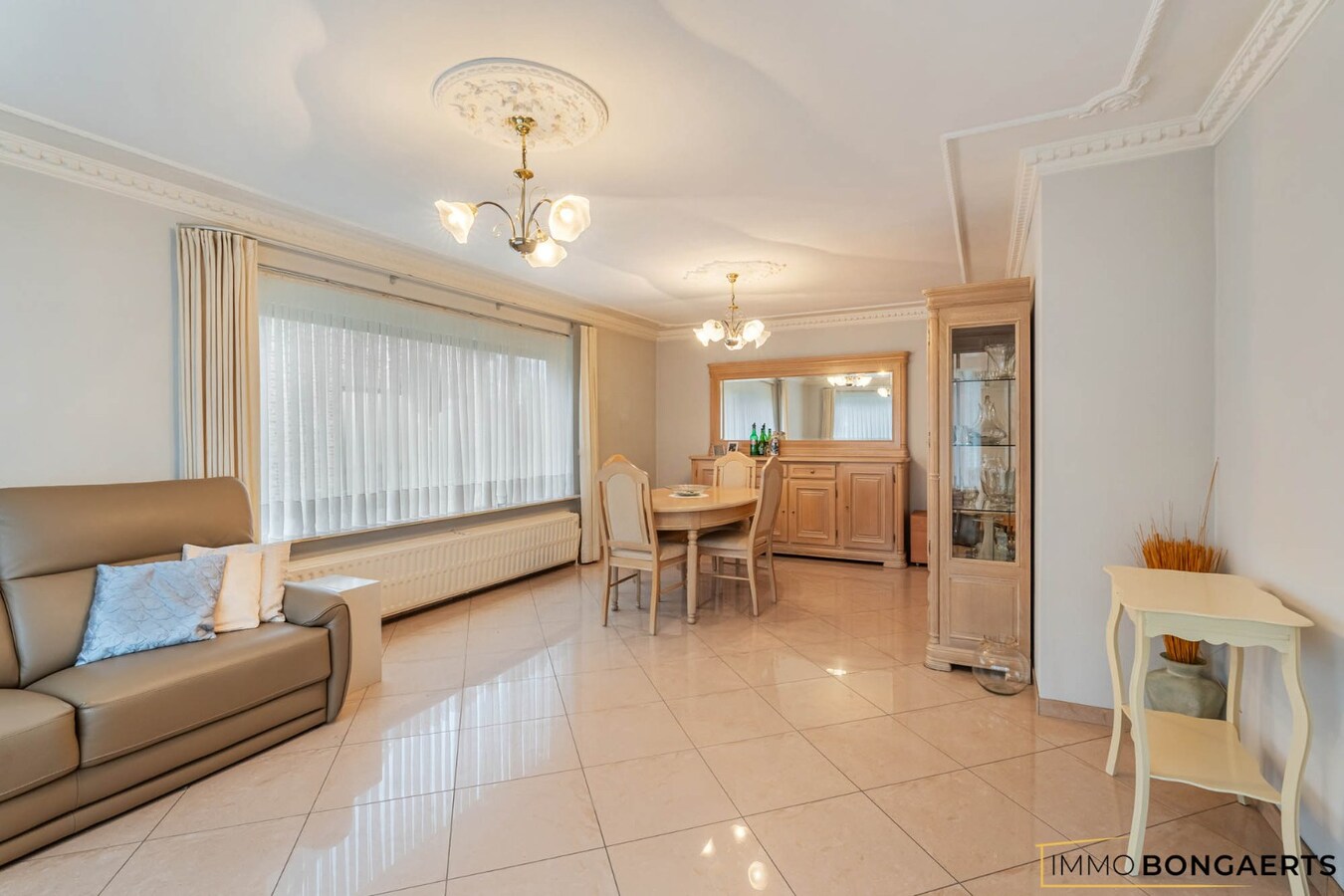 Woning met 3 slaapkamers op ruim perceel 