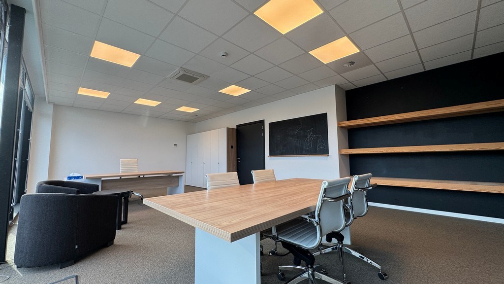 Mooi ingerichte kantoren te huur op zichtlocatie in Sint-Martens-Latem