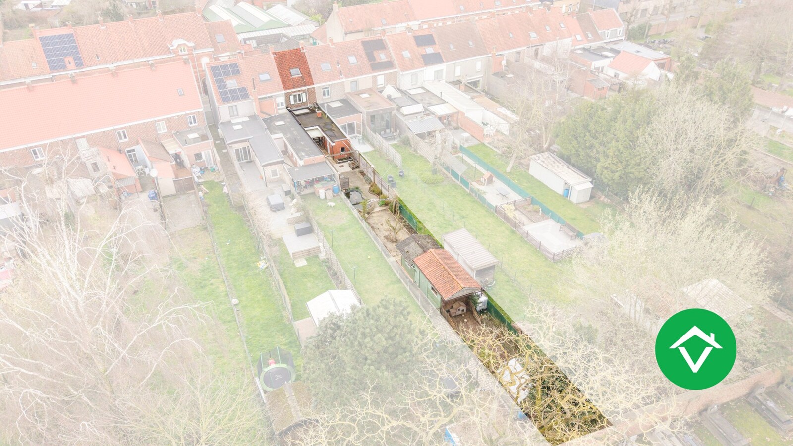 Prachtige rijwoning met 3 slaapkamers en tuin in centrum Roeselare 