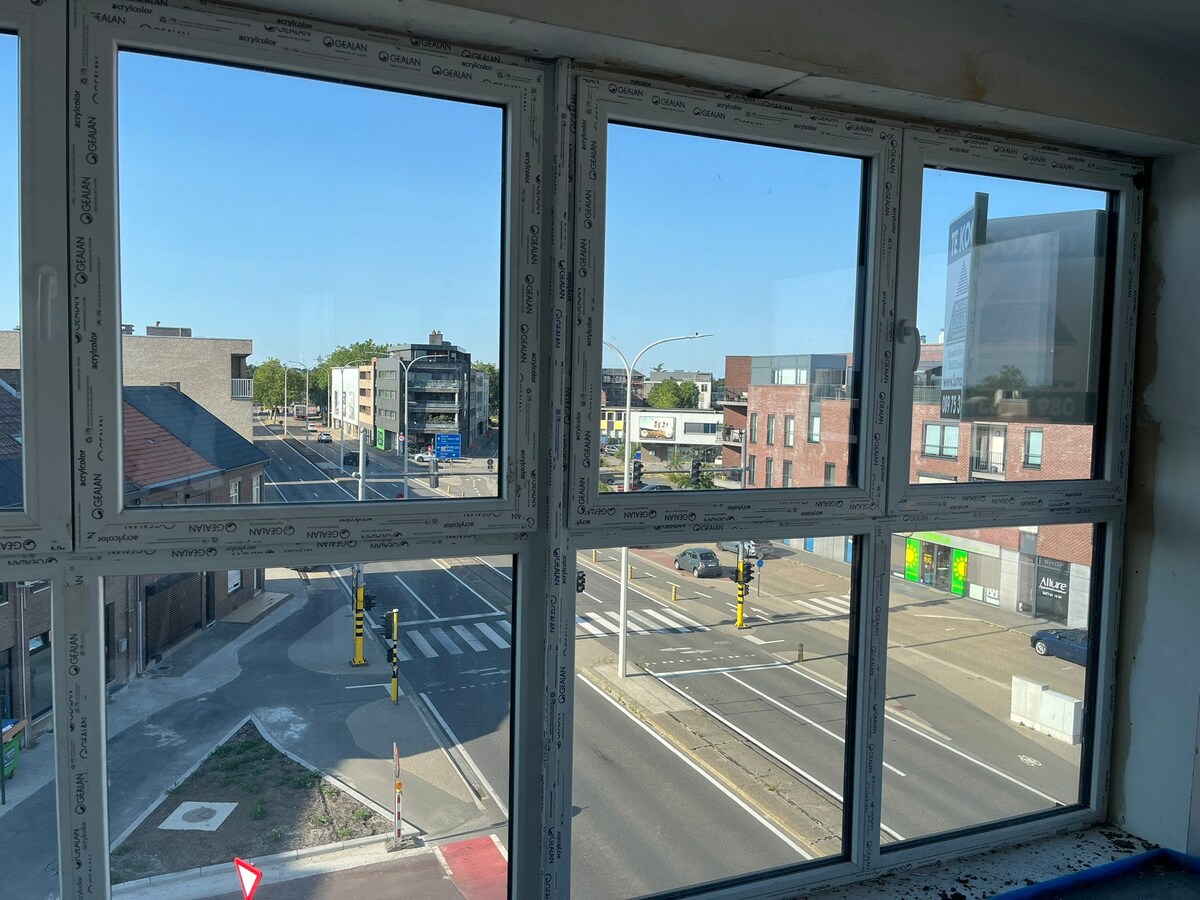 Casco+ appartement. Uniek uitzicht ! 2 slaapk., 3de verdiep. Lift. Verkoop met REGISTRATIE (geen BTW) ! 