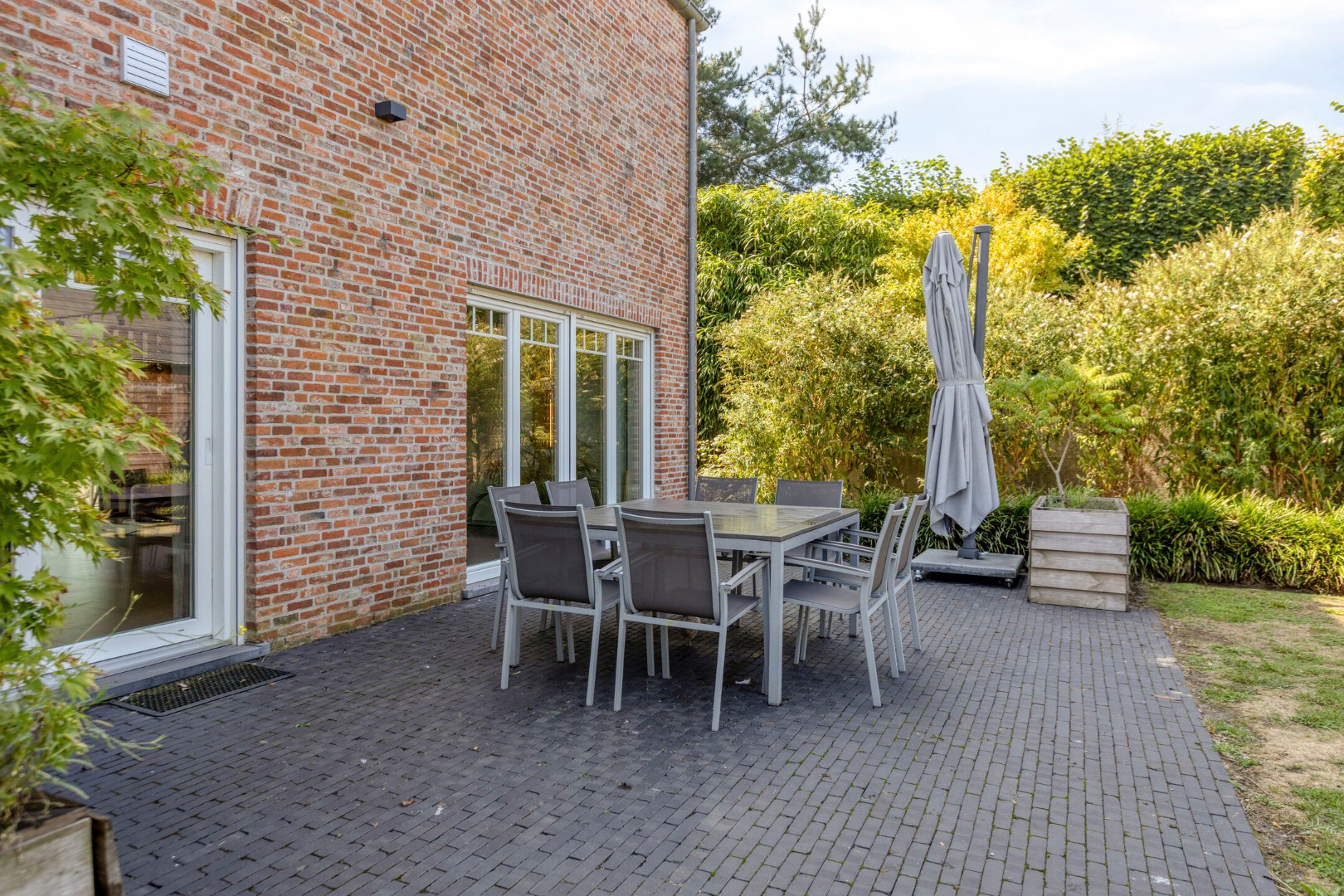 Exclusieve en energiezuinige villa met 5 slpk. in Geel 