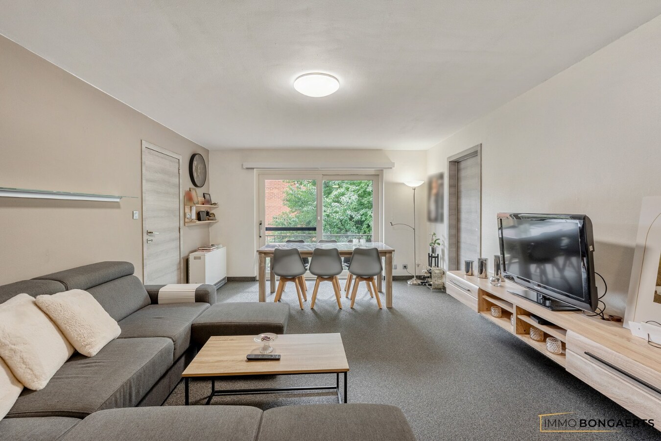 Gemeubeld appartement met 2 slaapkamers 