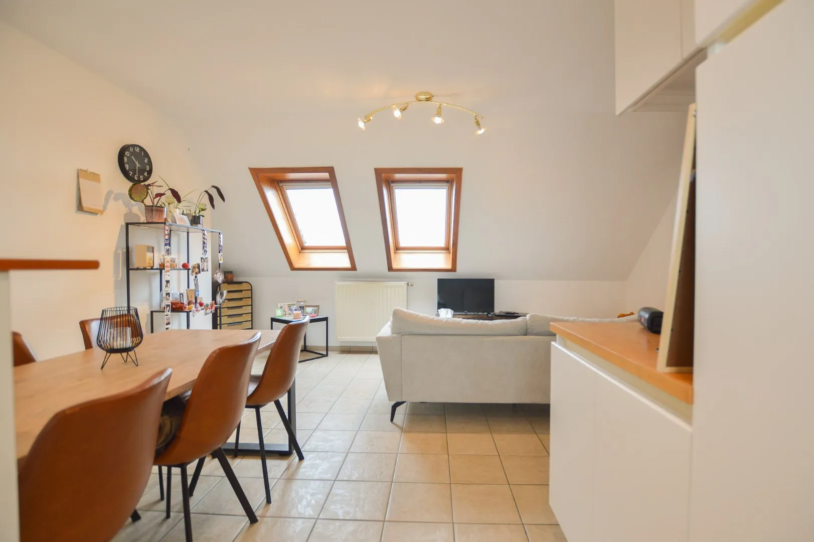 Ruim dakappartement met hoogwaardige afwerking te Oudenburg