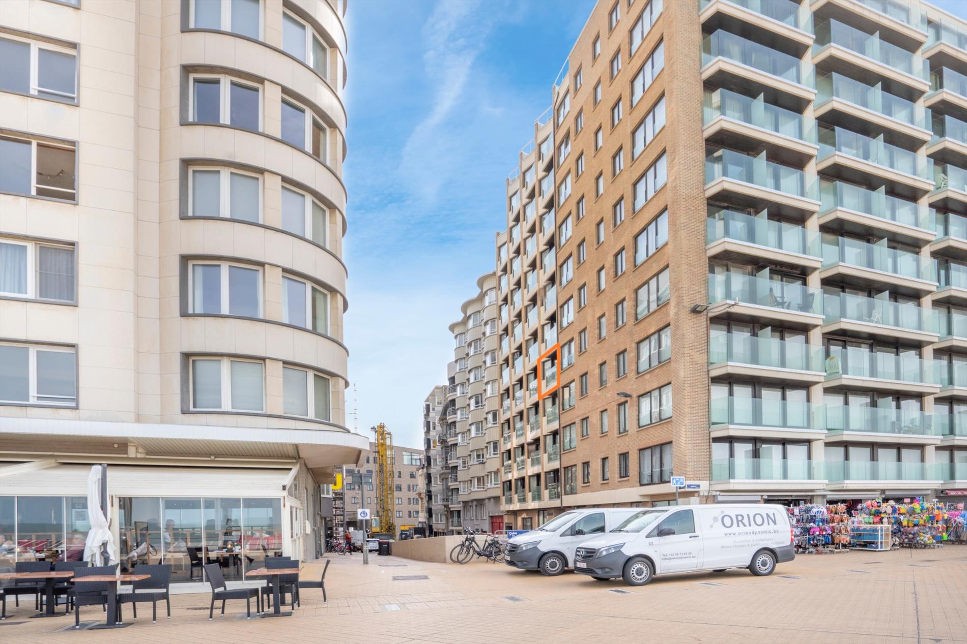 MOOIE STUDIO MET ZIJDELINGS ZEEZICHT IN CENTRUM OOSTENDE 