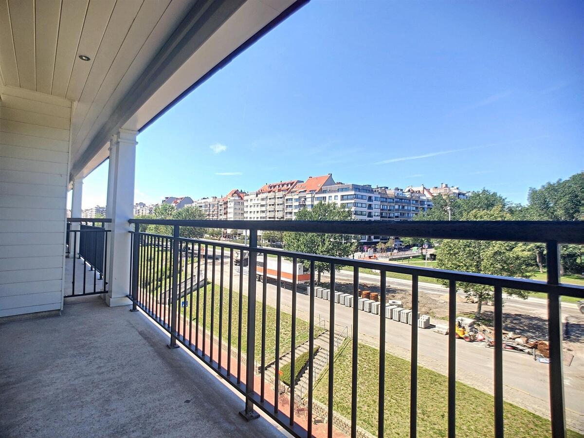 Knap woonappartement met grote balkons en open zicht - Heist 