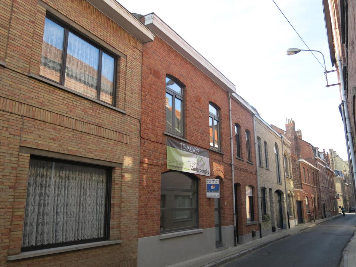 Verrassend ruime stadswoning met 4 slaapkamers en stadstuintje 