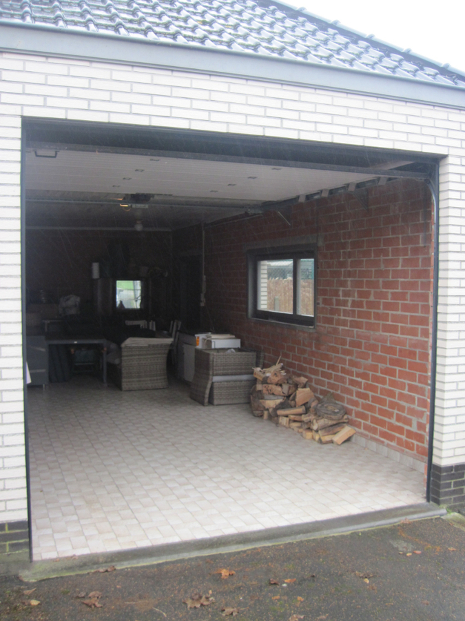 Stijlvolle en degelijke bungalow. Unieke ligging. 