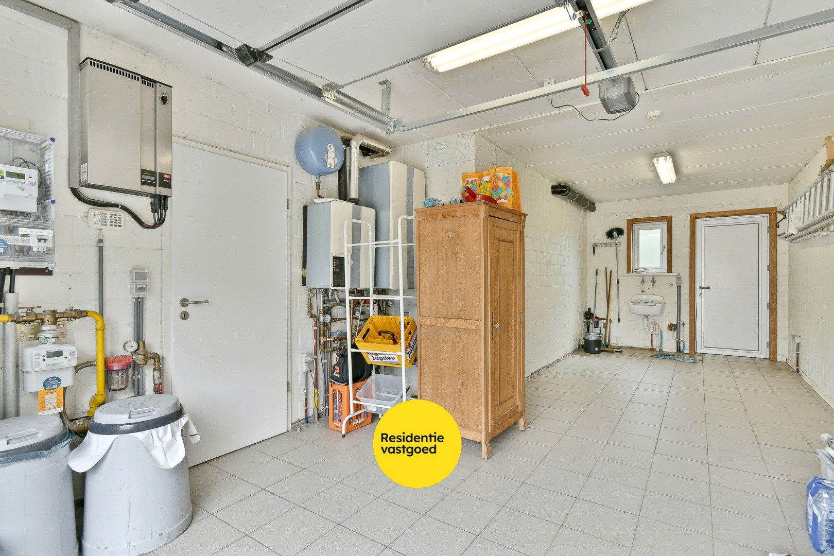 Instapklare alleenstaande woning met 4 slaapkamers op rustige ligging in Koekelare 