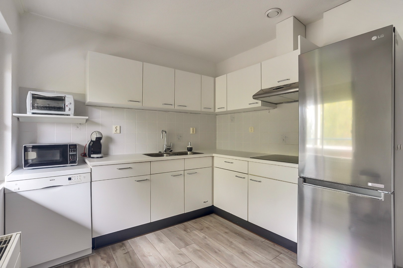 Op een fantastische locatie gelegen 3-kamer woning op de 2e etage met uitzicht op "de Vijver" van Prinsenland. 