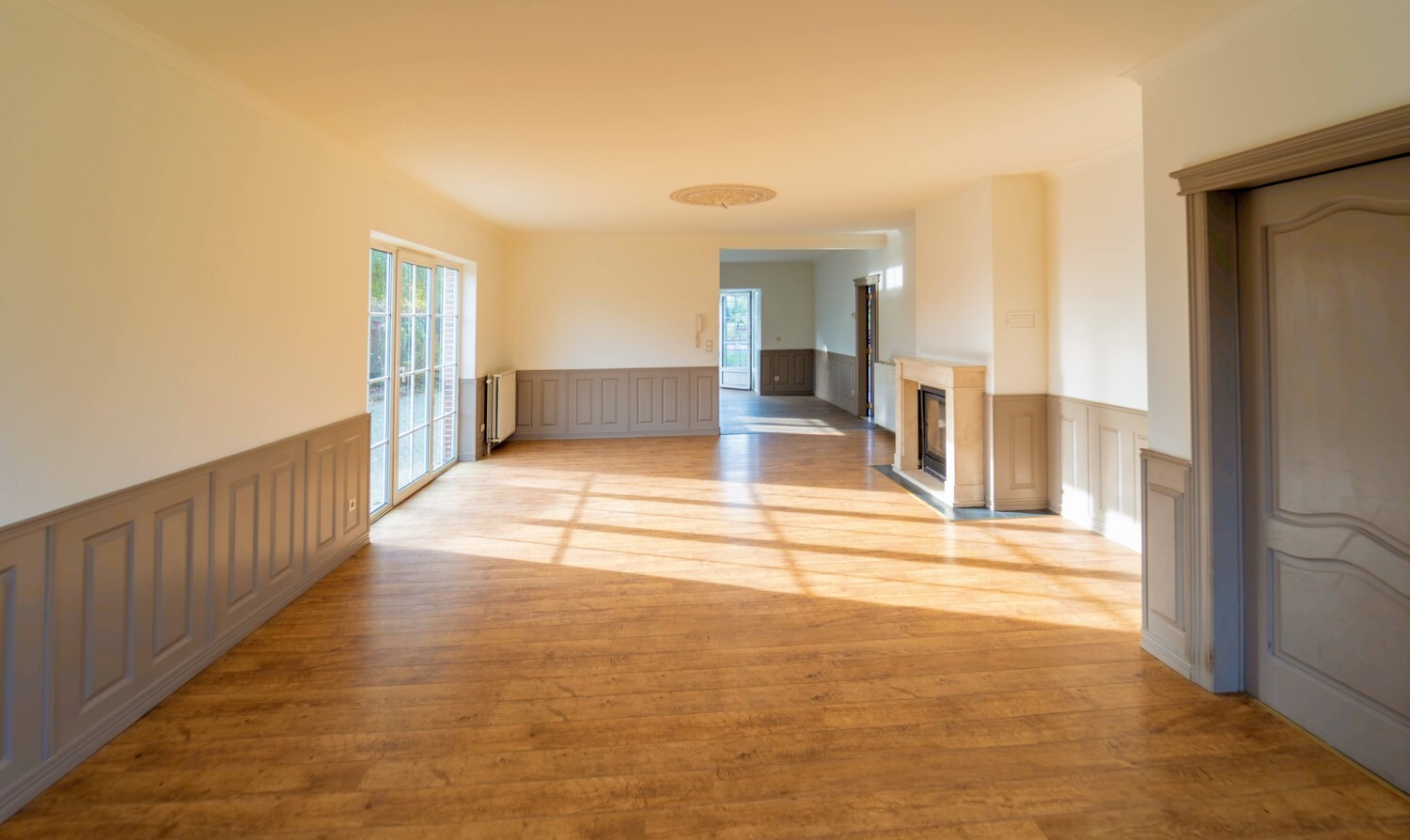 Royale villa met zwembad en extra woonruimte op 3070 m² 