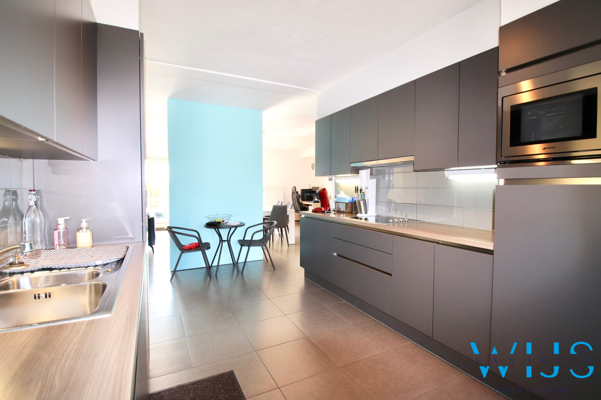 Instapklaar appartement met ZEER RUIM zonneterras te Ertvelde ! 