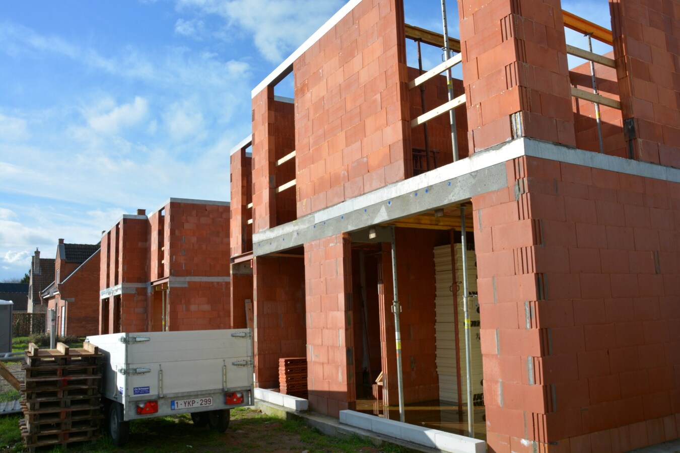 Nieuwbouwwoning op 416 m² – volledig naar eigen smaak af te werken 