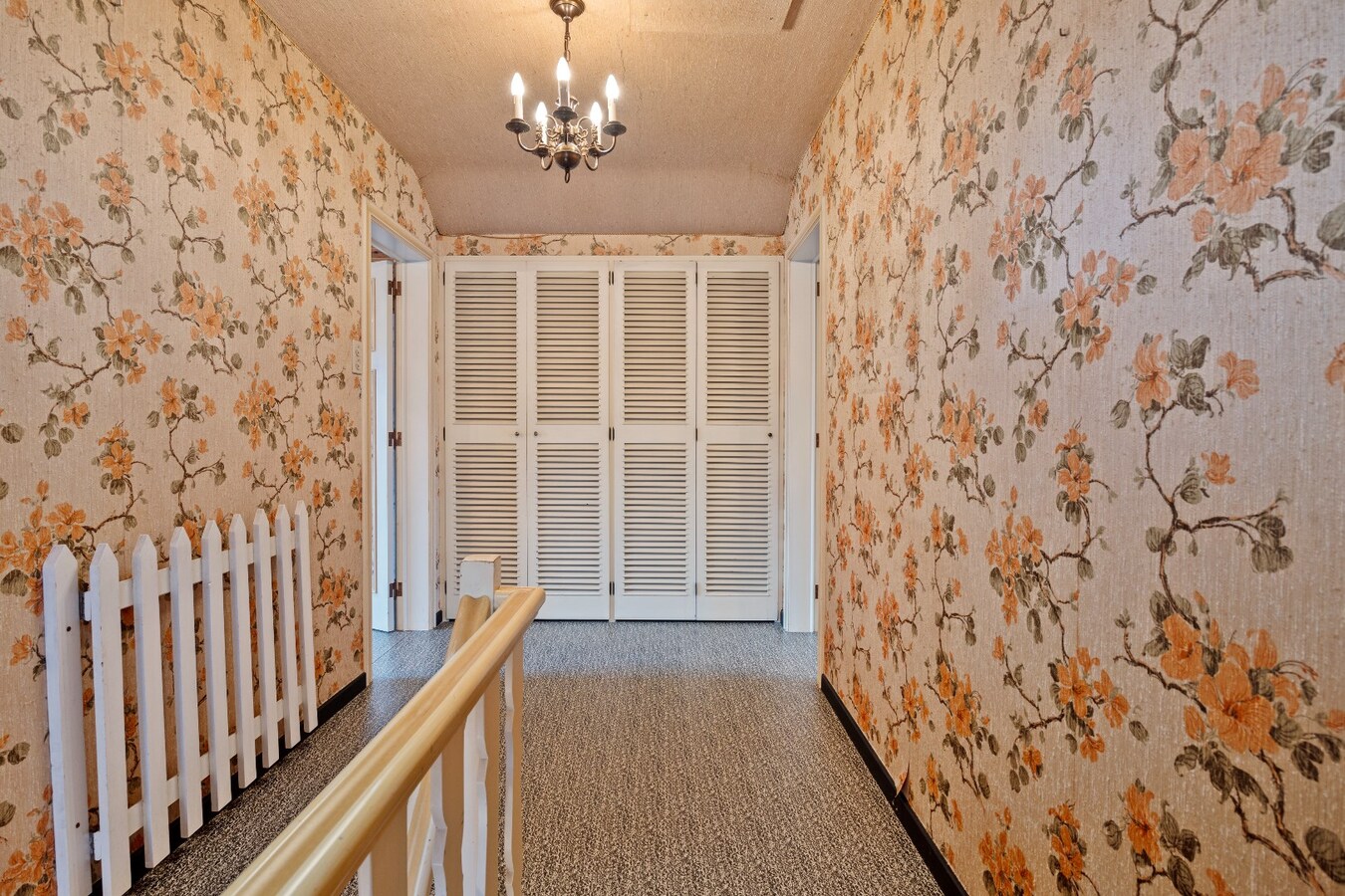 Solide en op te frissen woning te koop vlakbij centrum Lozer 