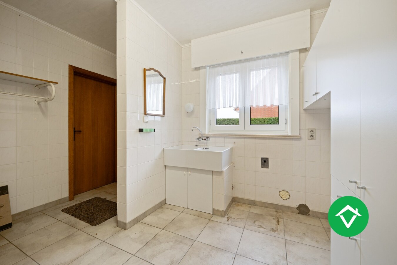 Instapklare woning met 4 slaapkamers en garage te Ichtegem 