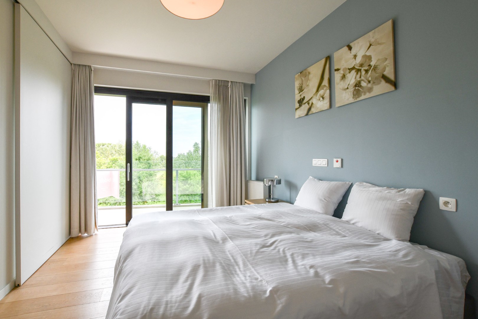 Moderne assistentiewoning met ondergrondse berging en parkeerplaats in De Haan, vlakbij strand, duinen en zee 