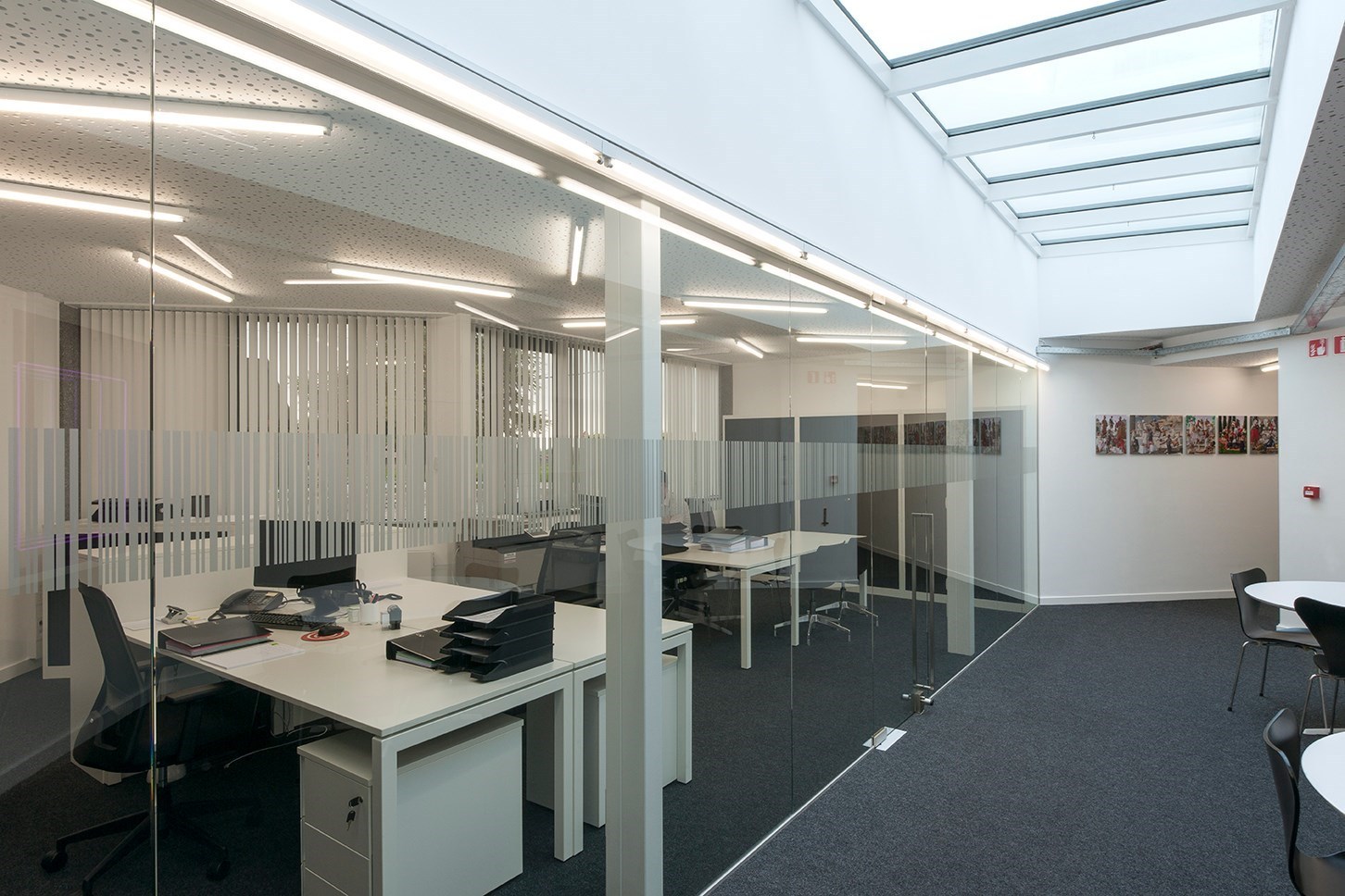 Perfect uitgerust kantoor (22 m²) met parking en alle faciliteiten inclusief, Torhout. 