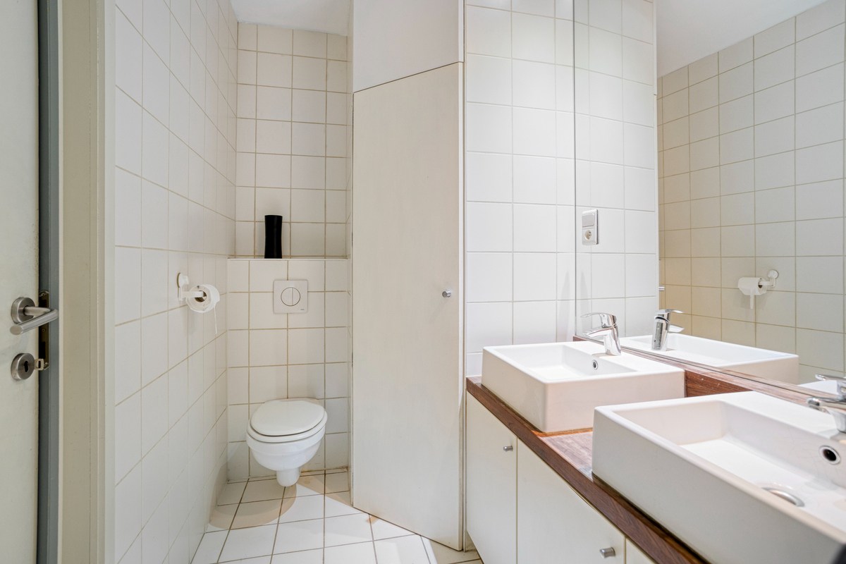 Uniek opbrengstpand met 1 appartement en 2 studentenkamers in centrum Leuven!  – EPC label B - bewoonbare opp. 227 m² 