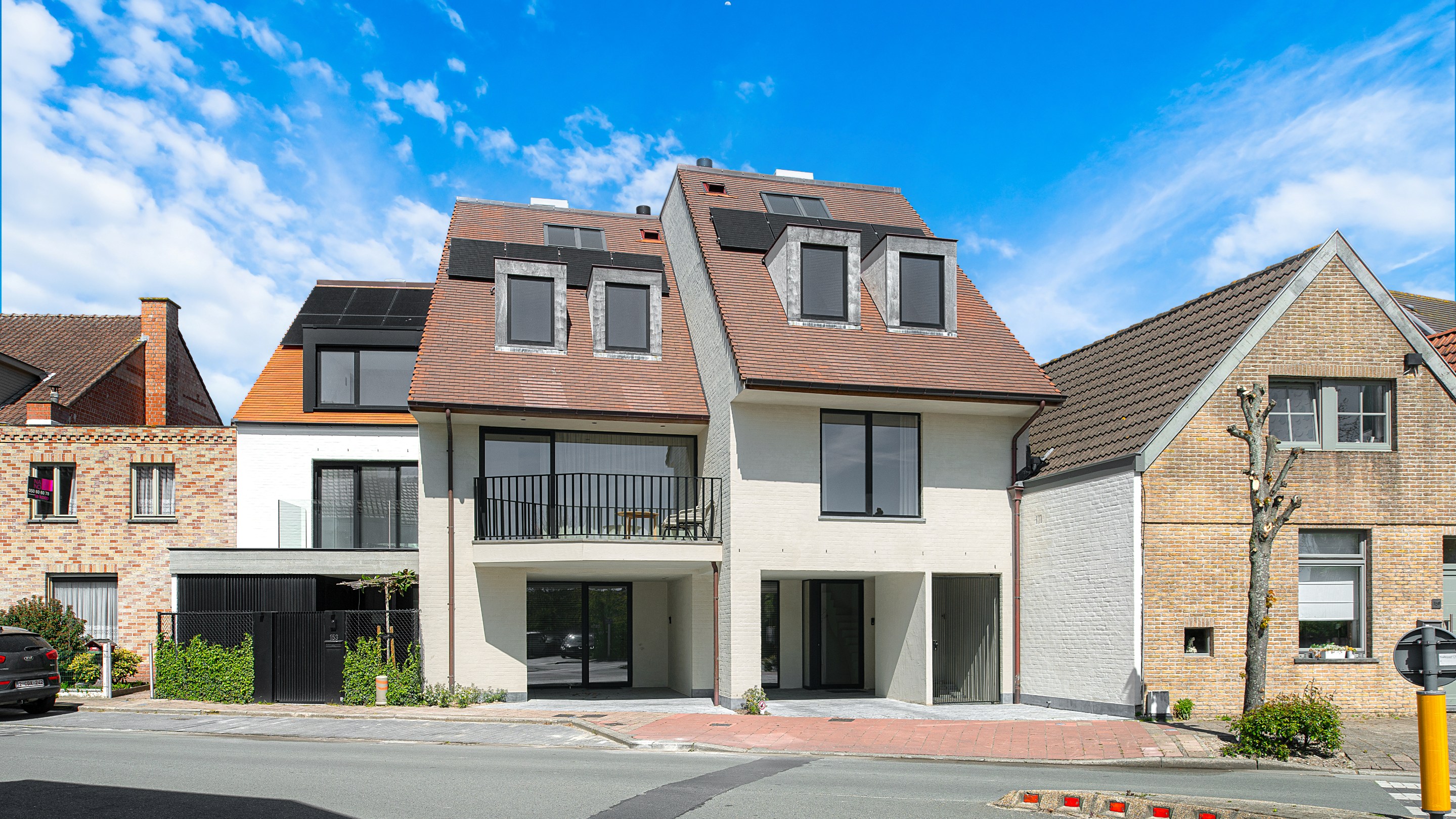 Prachtig afgewerkte nieuwbouwwoning met 4 slaapkamers gelegen in het oude Knokke. 