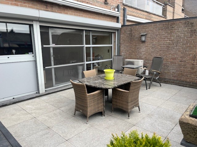 Ruim appartement met 2 slaapkamers en groot terras 