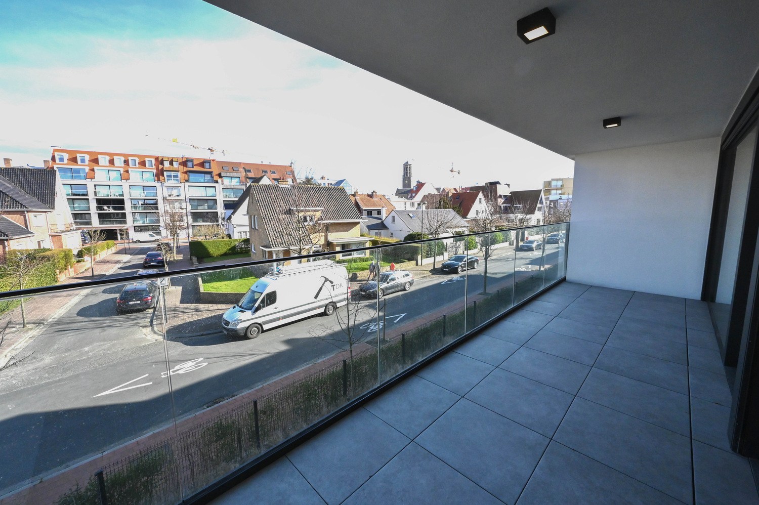 Appartement- MEUBLE - Appartement lumineux avec une chambre à coucher près de l'avenue du roi - Lippenslaan dans la résidence Cypres. 