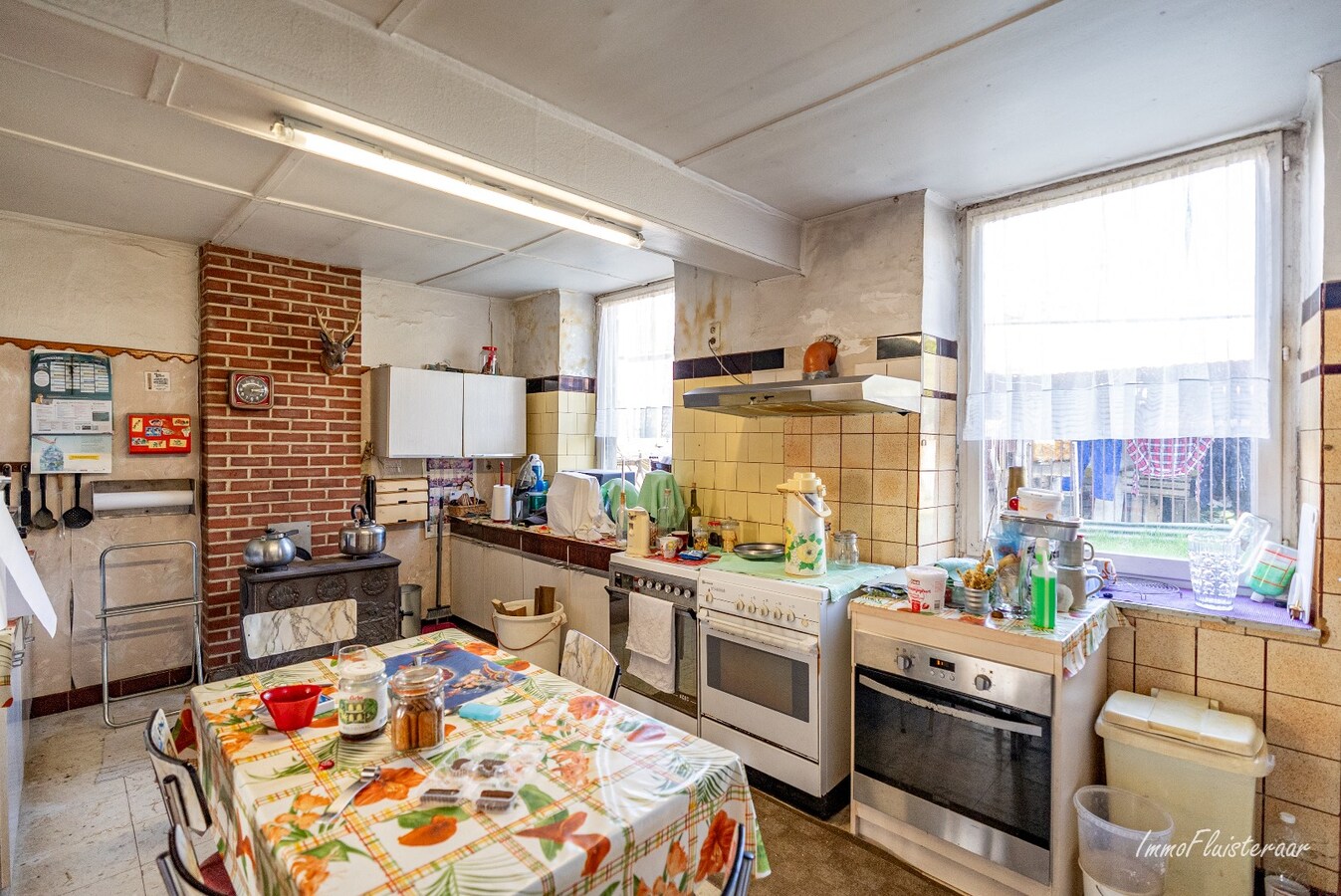 Te renoveren vierkantshoeve op een ruim perceel van ca. 2,6ha te Kortenaken 