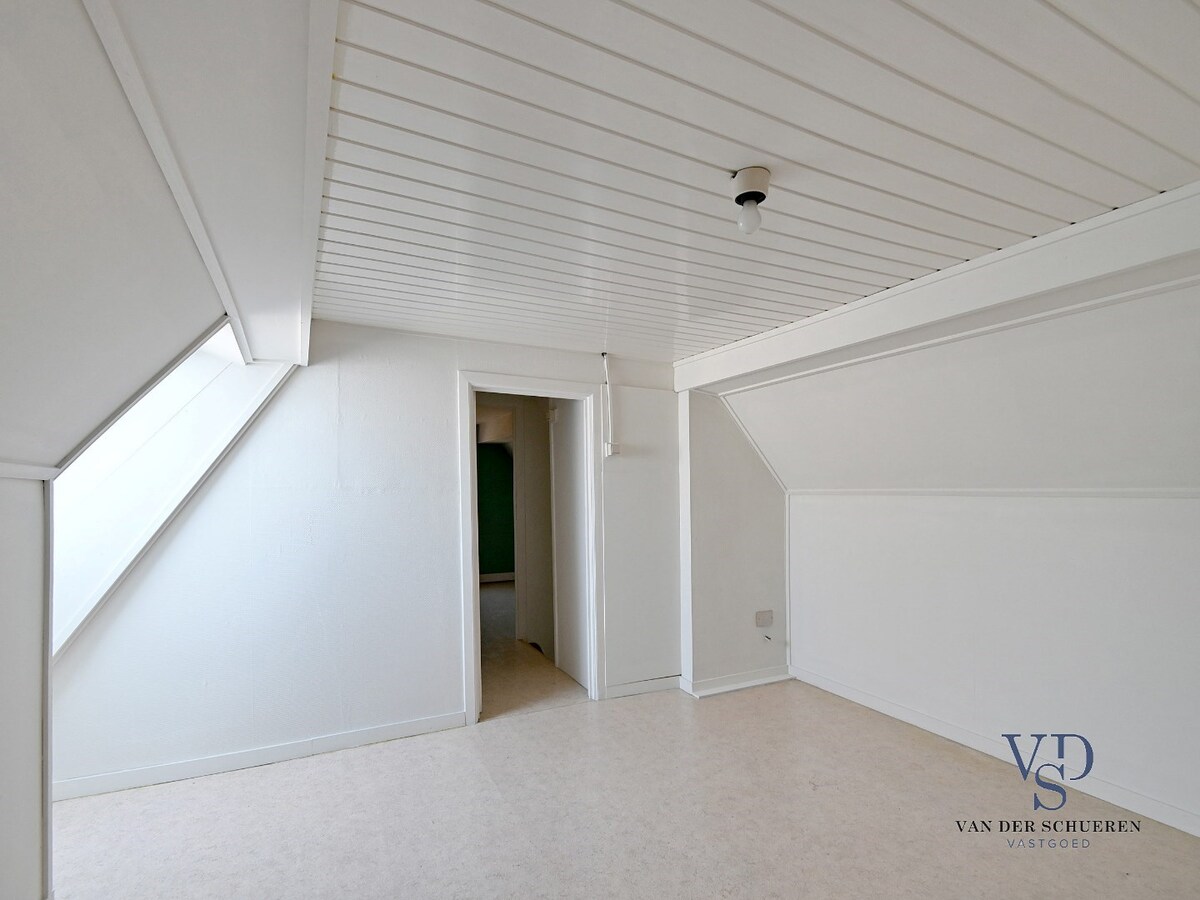 Half Open Bebouwing, met afzonderlijke tuin. 