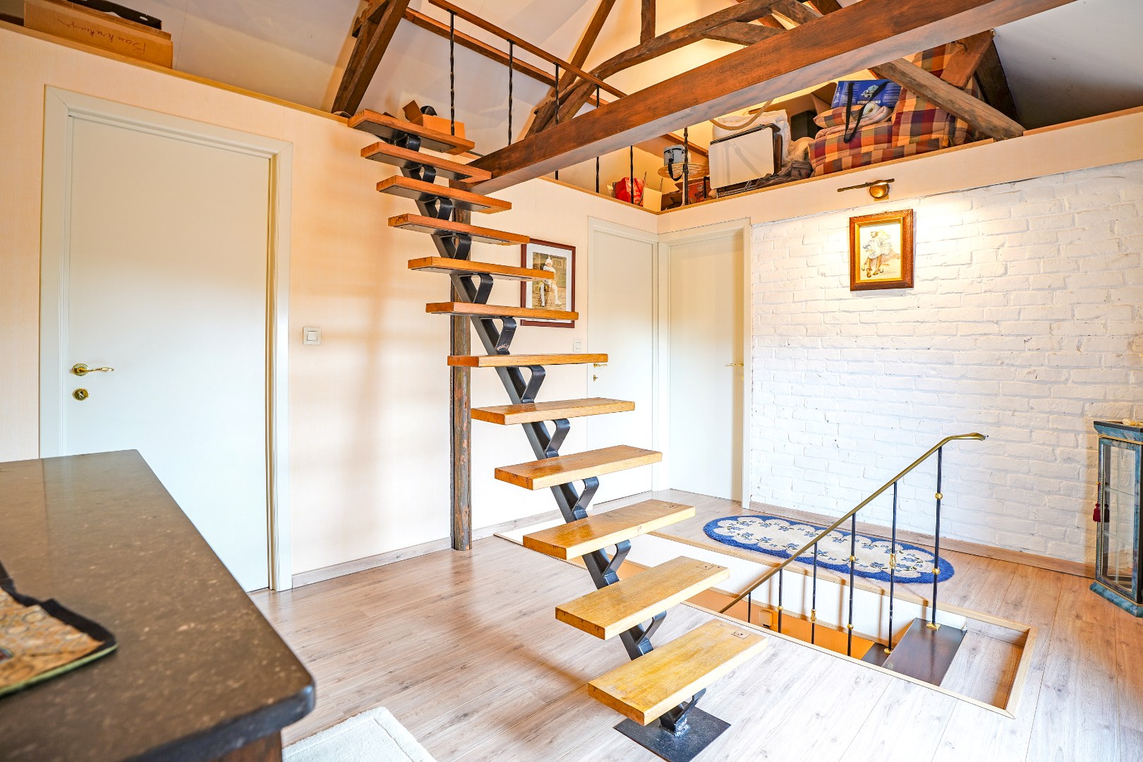 Ruime woning met zongerichte tuin op 554m². 