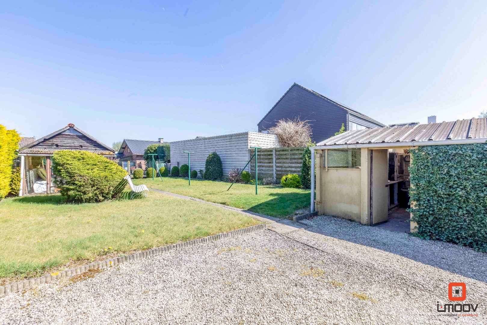 Te renoveren HOB met 3 slaapkamers op een bijzondere ligging in Deurle 