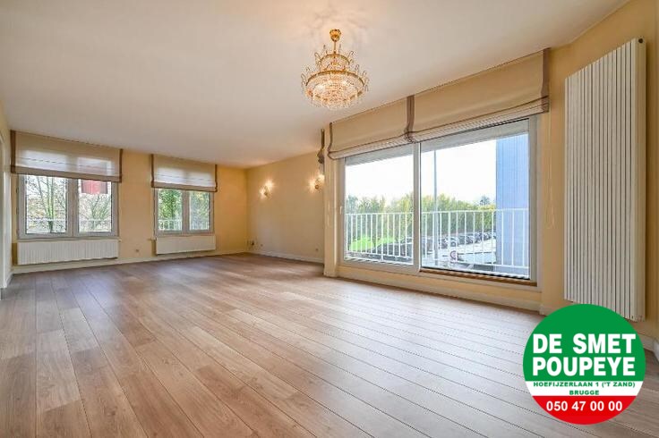 Zonnig hoekappartement nabij het station. 