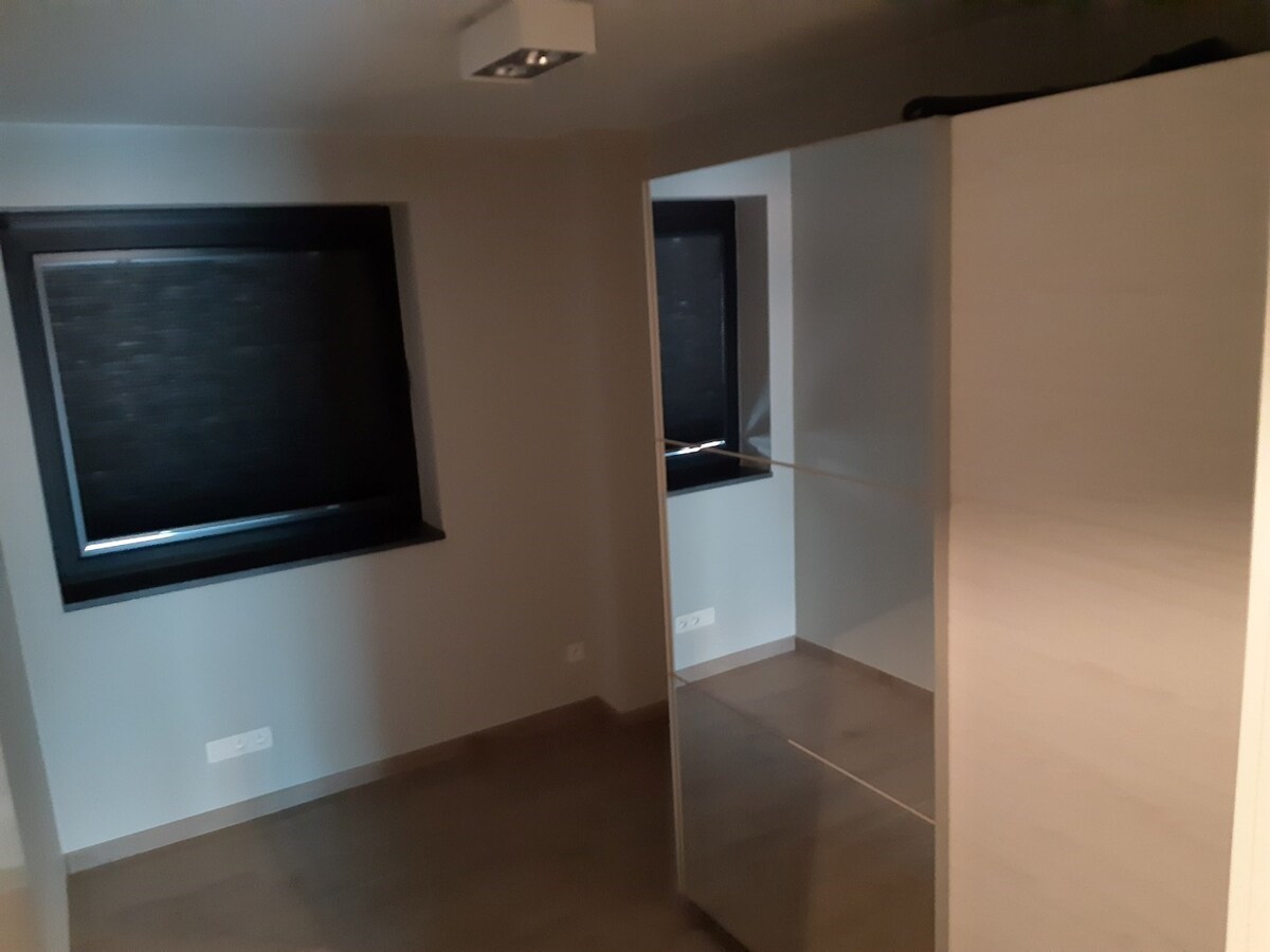 Uitstekend gelegen BEN-appartement in hartje Asper. 