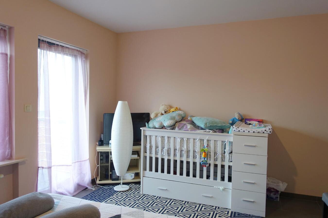 Vernieuwd appartement met 2 slaapkamers 