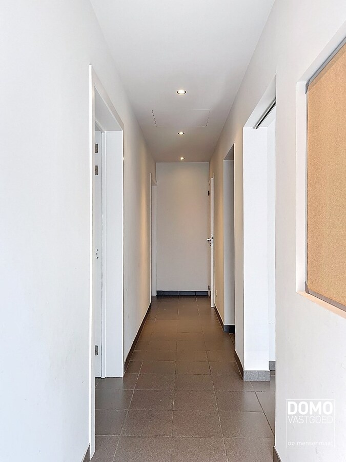 MODERNE PRAKTIJKRUIMTE/KANTOORRUIMTE TE HUUR IN KERMT 