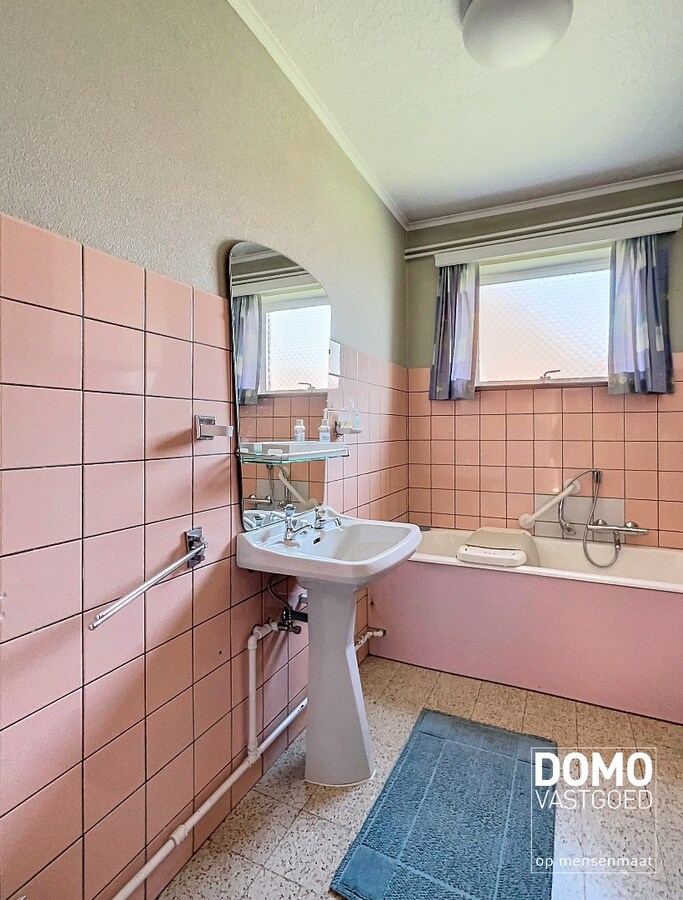 Uniek en idyllisch gelegen woning te Alken. 