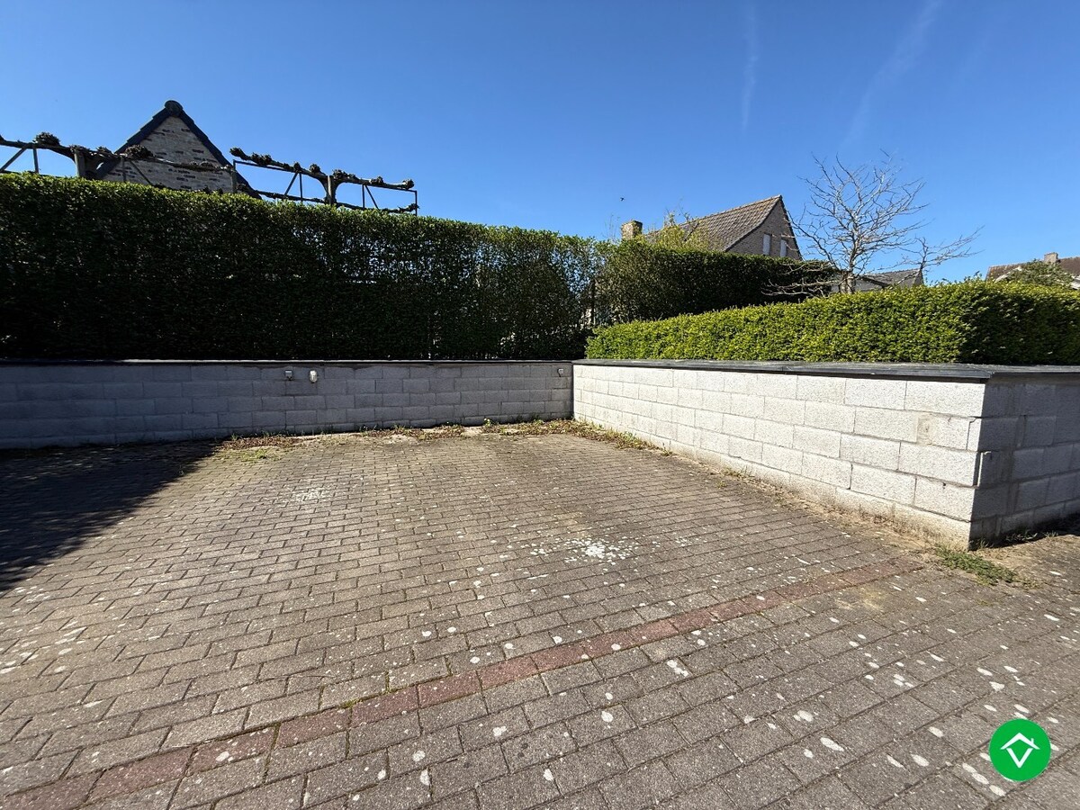 Duplexappartement met twee slaapkamers, zonneterras en parking te Moorslede 