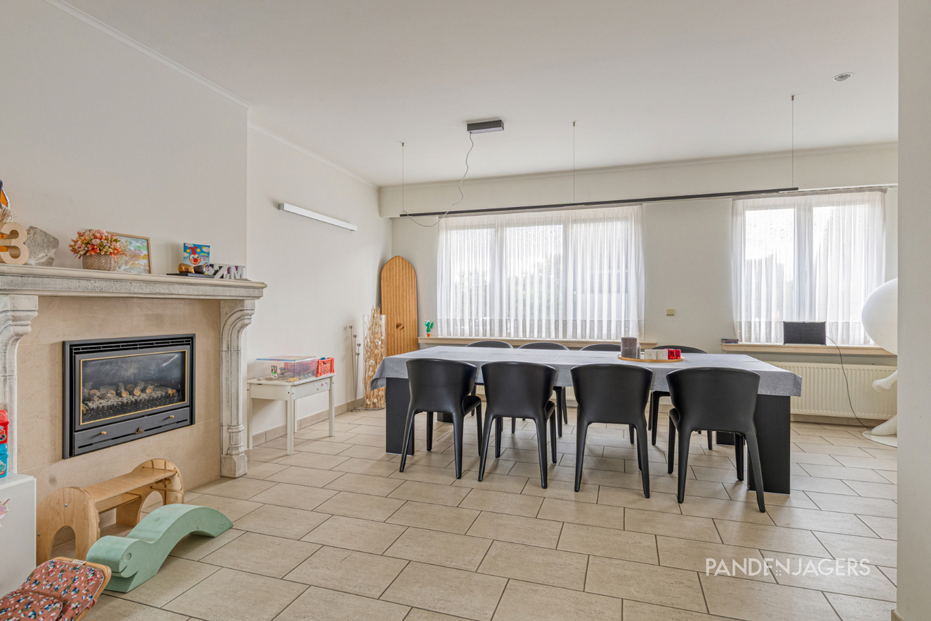 Verrassend ruime HOB (290 m²) met garage voor 3 wagens te Duffel 