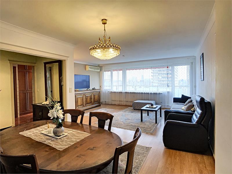 Ruim appartement met drie slaapkamers op wandelafstand van het centrum! 