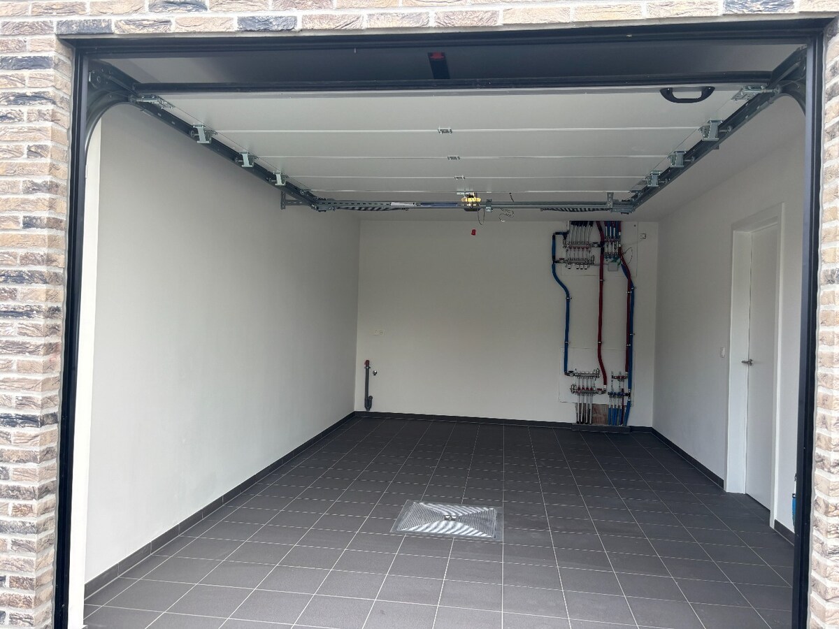 BEN nieuwbouwwoning (E-peil E30) met 3 slaapkamers in het centrum van Zoersel 