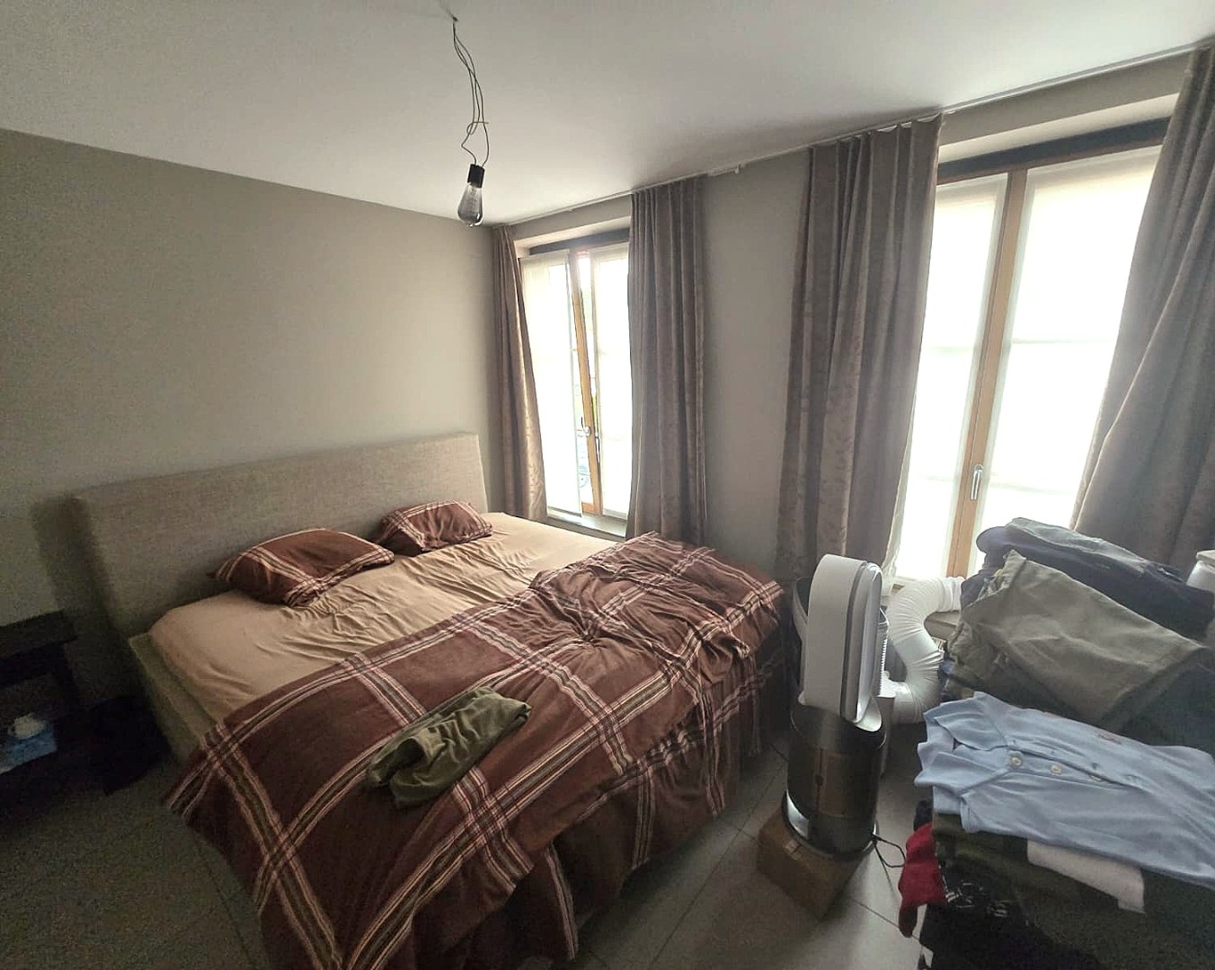 Ruim hoek appartement op de eerste verdieping in het dorp van Bachte-Maria-Leerne. 