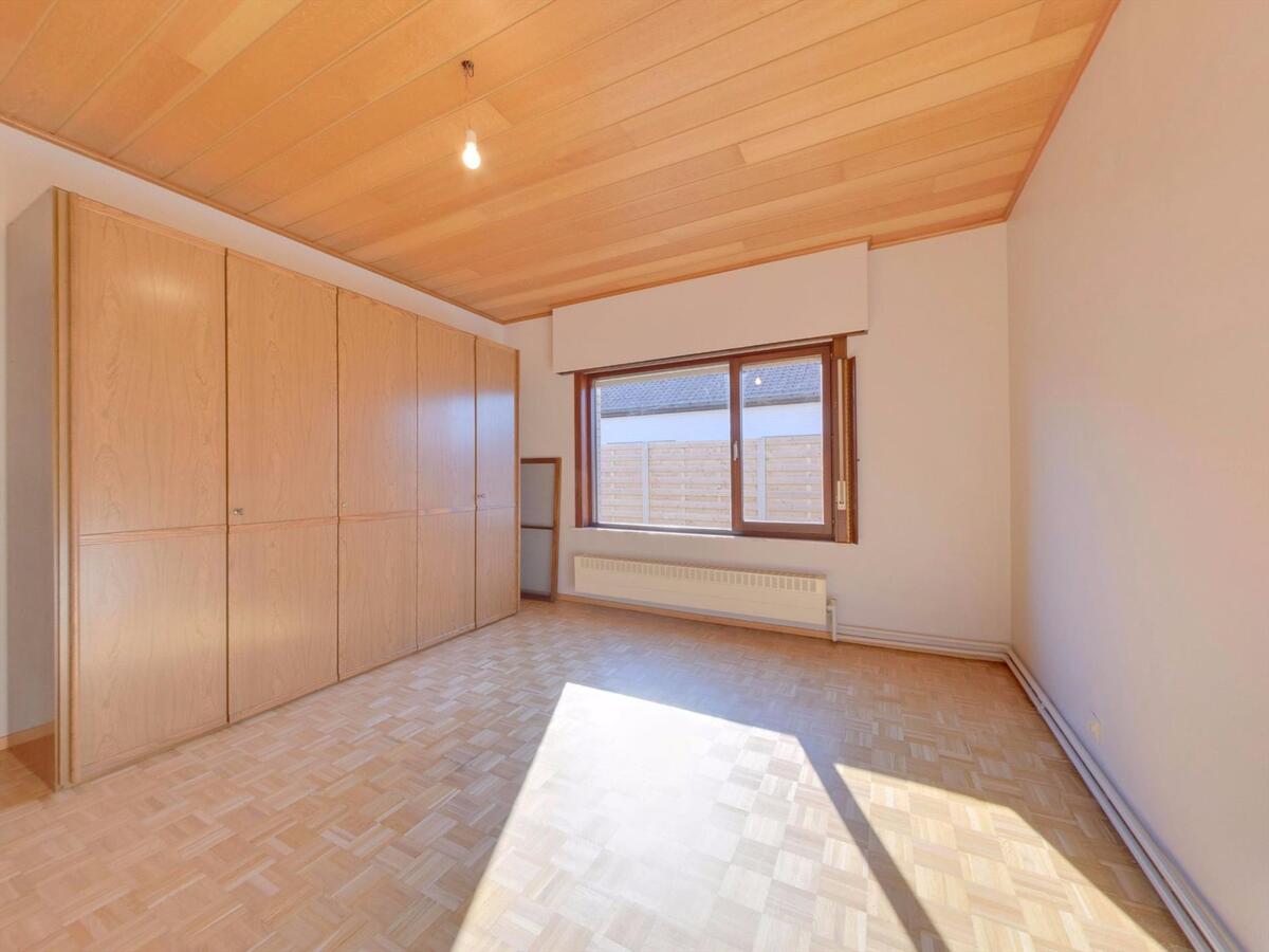 Uitstekend gelegen villa in bungalowstijl 